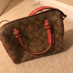 Barely used coach leather purse/ crossbody